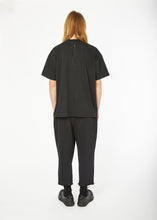 Load image into Gallery viewer, AIREI Oversized Tee Shirt (Black)
